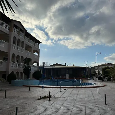 Sandy Maria 706 * זקינטוס טאון